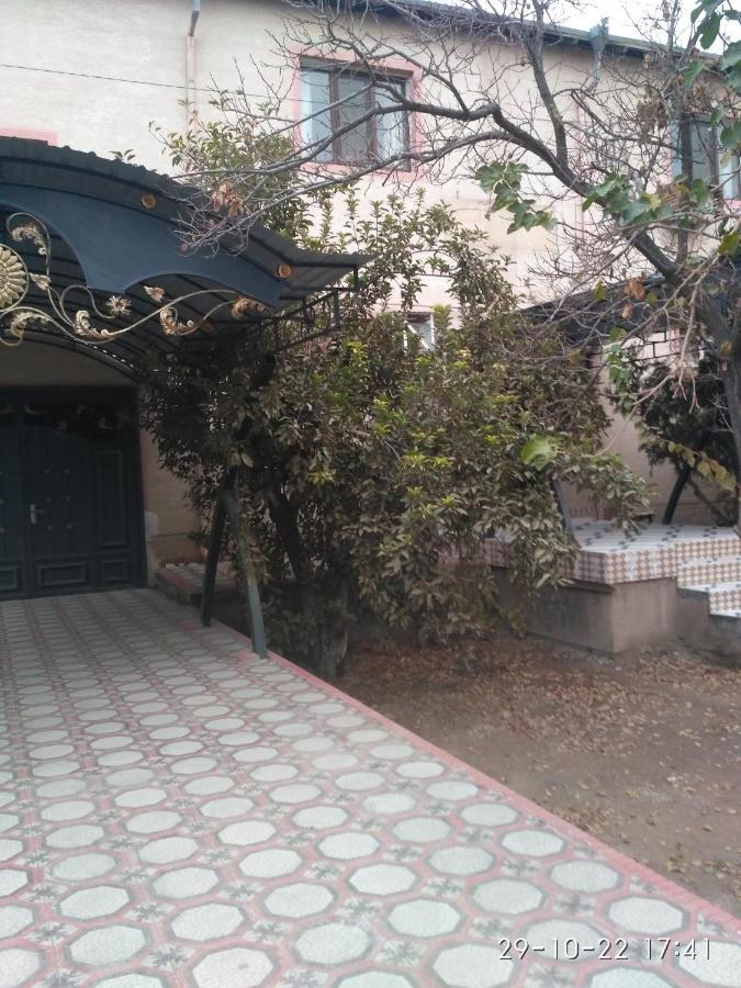 לינה וארוחת בוקר Qorowul Western House מראה חיצוני תמונה