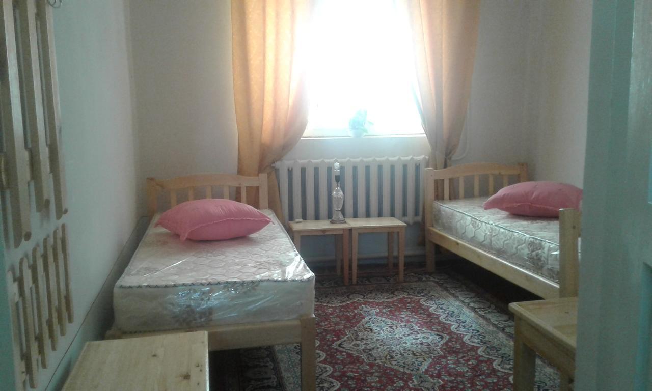 לינה וארוחת בוקר Qorowul Western House מראה חיצוני תמונה