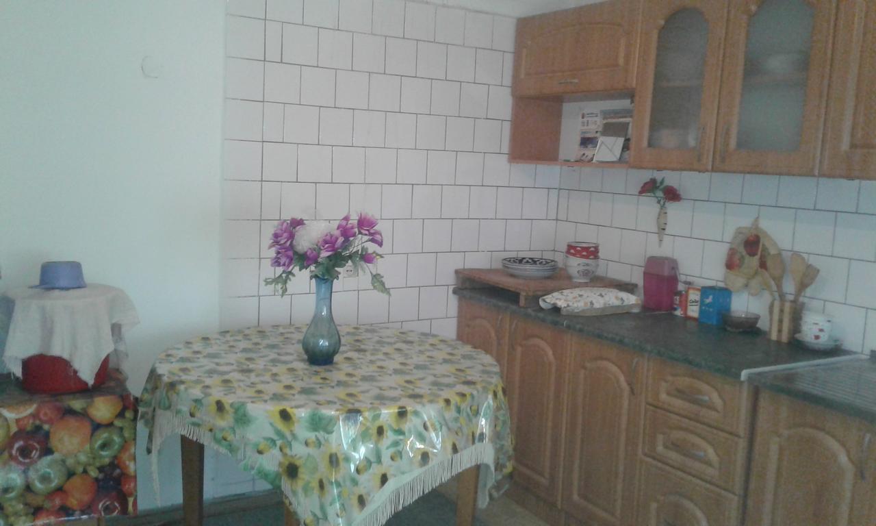 לינה וארוחת בוקר Qorowul Western House מראה חיצוני תמונה